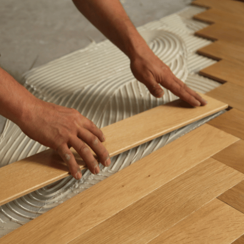 Tout savoir sur la pose du parquet contrecollé sur chape