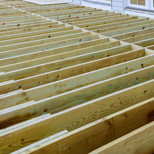 Pose d'une terrasse en bois sur plots sur sol meuble